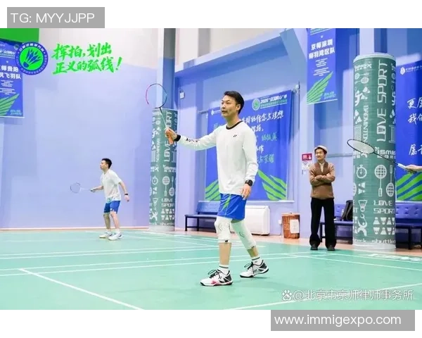 杭州羽毛球队精英赛精彩配合点评展现团队默契与实力